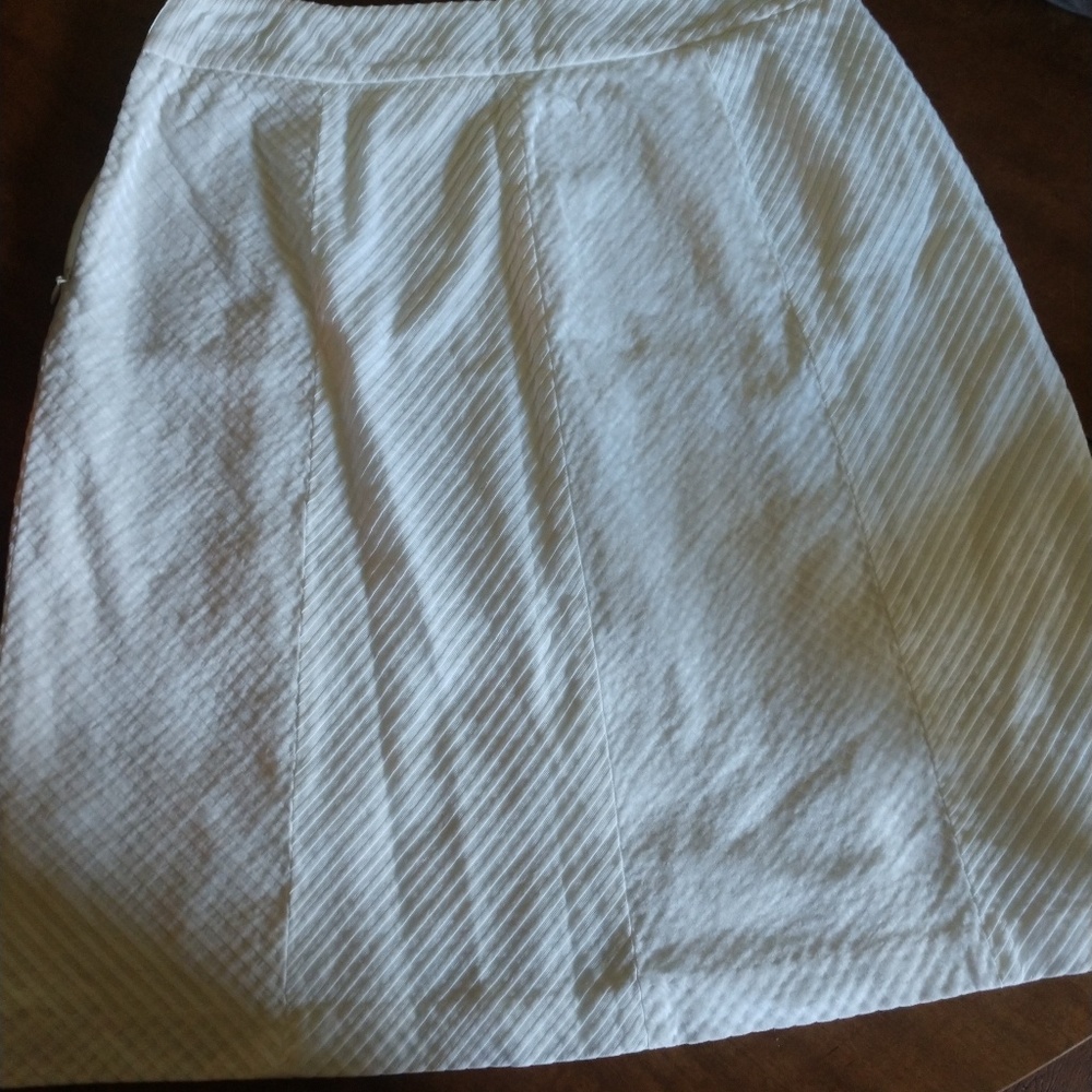 Ann Taylor - Picture 2 of 6